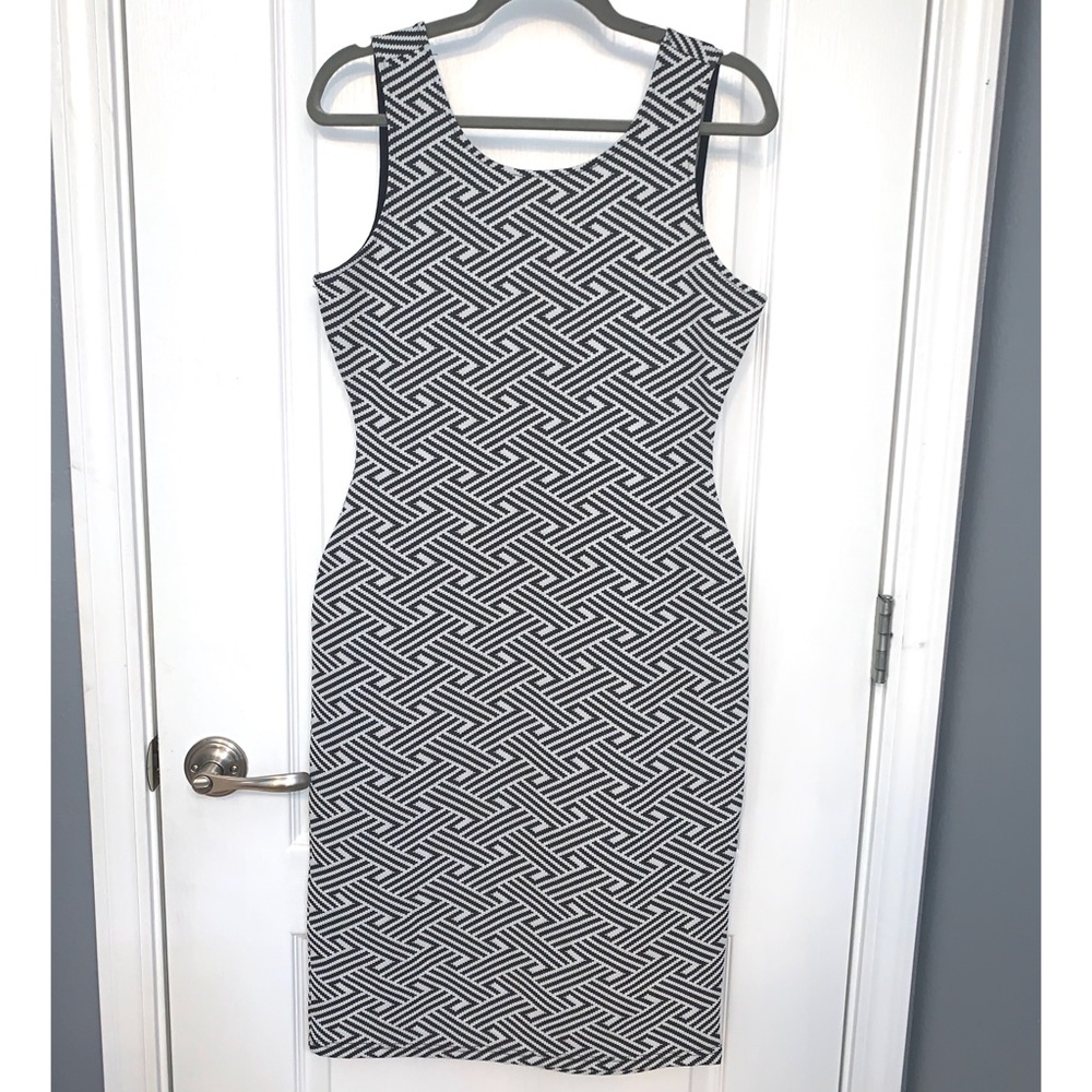 RD Style Size Med Black & White Dress